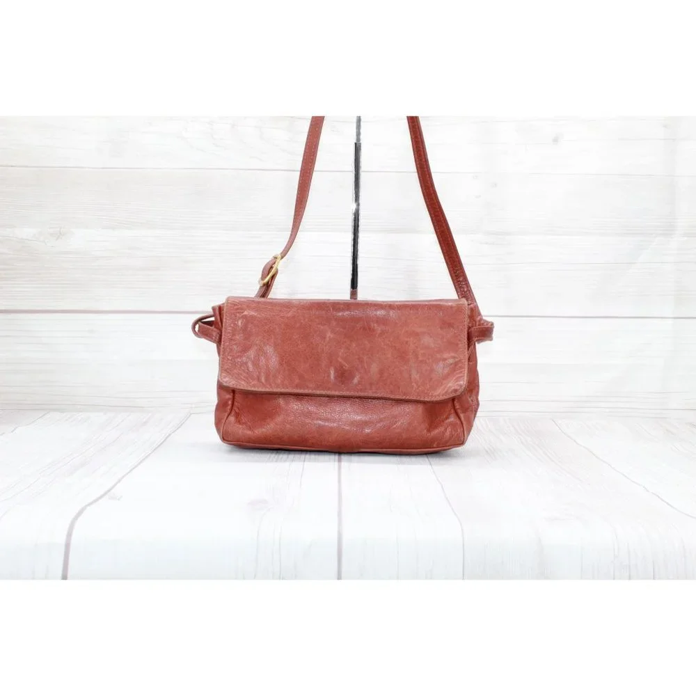 Beggar’s Pouch Brown Distressed Leather Flap Compartment Crossbody Bag - Picture 4 of 9
